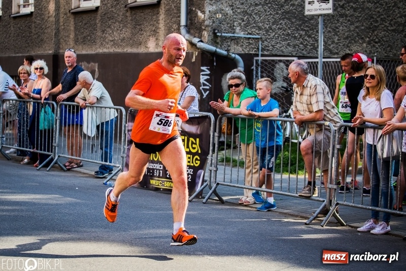 Zdjęcie w galerii na portalu naszraciborz.pl: Raciborski Bieg Bez Granic - dystans 10 kilometrów FOTOREPORTAŻ wiadomości z regionu