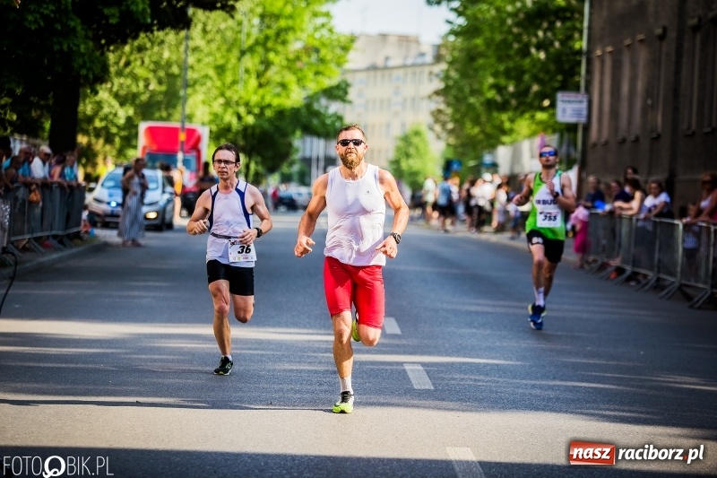 Zdjęcie w galerii na portalu naszraciborz.pl: Raciborski Bieg Bez Granic - dystans 10 kilometrów FOTOREPORTAŻ wiadomości z regionu