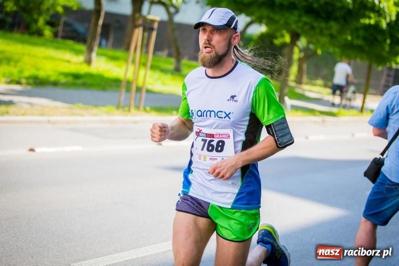 Zdjęcie w galerii na portalu naszraciborz.pl: Raciborski Bieg Bez Granic - dystans 10 kilometrów FOTOREPORTAŻ wiadomości z regionu