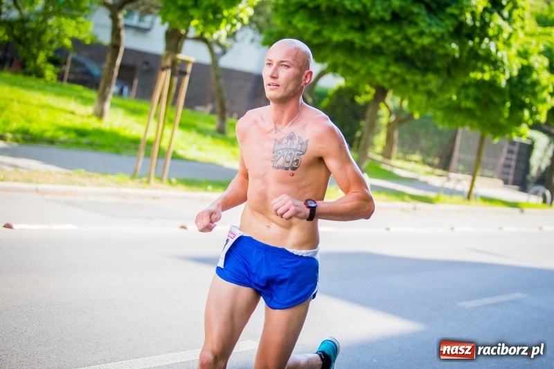 Zdjęcie w galerii na portalu naszraciborz.pl: Raciborski Bieg Bez Granic - dystans 10 kilometrów FOTOREPORTAŻ wiadomości z regionu