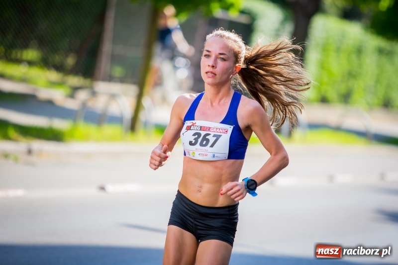 Zdjęcie w galerii na portalu naszraciborz.pl: Raciborski Bieg Bez Granic - dystans 10 kilometrów FOTOREPORTAŻ wiadomości z regionu
