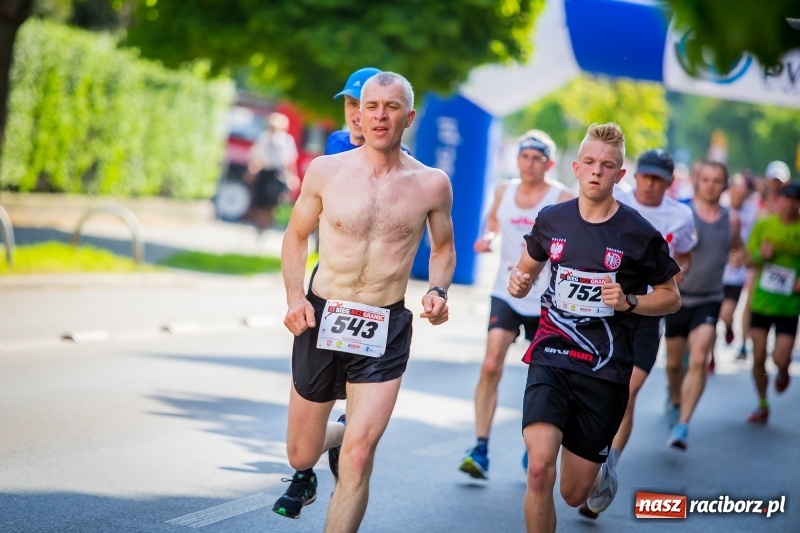 Zdjęcie w galerii na portalu naszraciborz.pl: Raciborski Bieg Bez Granic - dystans 10 kilometrów FOTOREPORTAŻ wiadomości z regionu