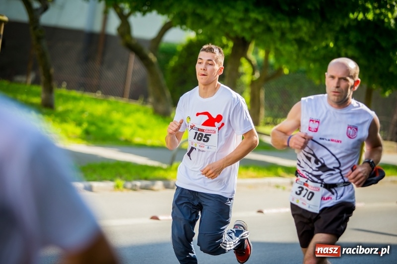 Zdjęcie w galerii na portalu naszraciborz.pl: Raciborski Bieg Bez Granic - dystans 10 kilometrów FOTOREPORTAŻ wiadomości z regionu