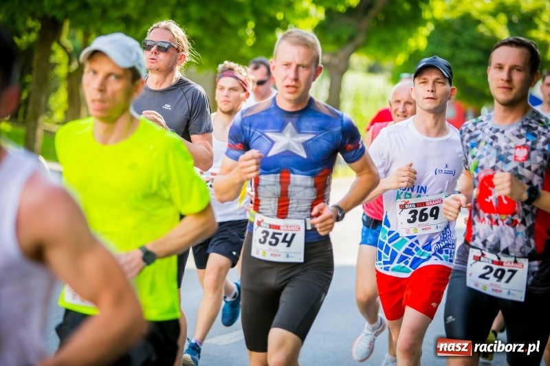 Zdjęcie w galerii na portalu naszraciborz.pl: Raciborski Bieg Bez Granic - dystans 10 kilometrów FOTOREPORTAŻ wiadomości z regionu