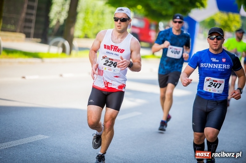 Zdjęcie w galerii na portalu naszraciborz.pl: Raciborski Bieg Bez Granic - dystans 10 kilometrów FOTOREPORTAŻ wiadomości z regionu