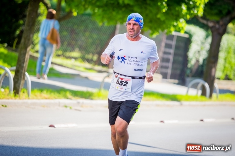 Zdjęcie w galerii na portalu naszraciborz.pl: Raciborski Bieg Bez Granic - dystans 10 kilometrów FOTOREPORTAŻ wiadomości z regionu