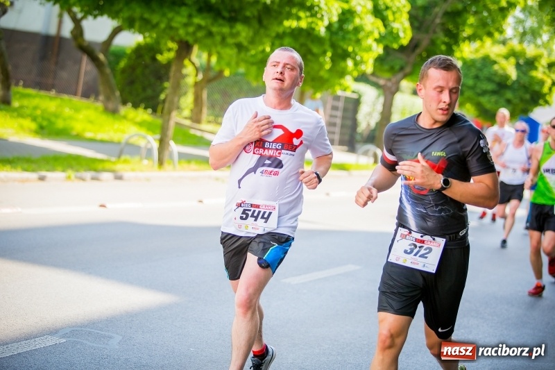 Zdjęcie w galerii na portalu naszraciborz.pl: Raciborski Bieg Bez Granic - dystans 10 kilometrów FOTOREPORTAŻ wiadomości z regionu