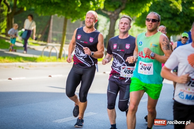 Zdjęcie w galerii na portalu naszraciborz.pl: Raciborski Bieg Bez Granic - dystans 10 kilometrów FOTOREPORTAŻ wiadomości z regionu