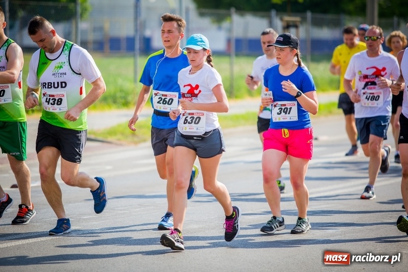 Zdjęcie w galerii na portalu naszraciborz.pl: Raciborski Bieg Bez Granic - dystans 10 kilometrów FOTOREPORTAŻ wiadomości z regionu