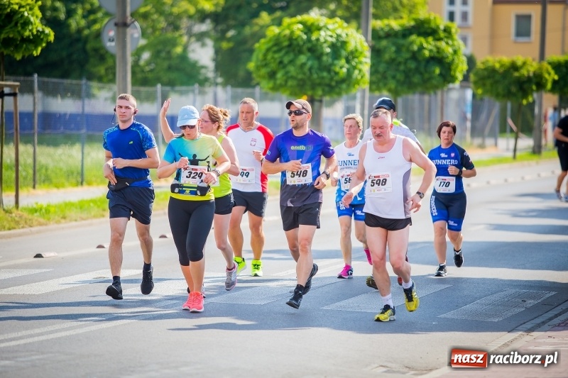 Zdjęcie w galerii na portalu naszraciborz.pl: Raciborski Bieg Bez Granic - dystans 10 kilometrów FOTOREPORTAŻ wiadomości z regionu