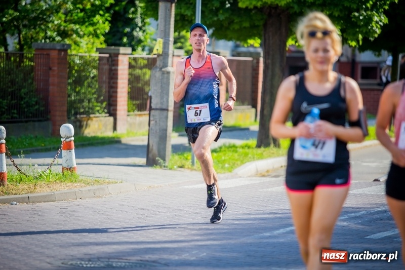Zdjęcie w galerii na portalu naszraciborz.pl: Raciborski Bieg Bez Granic - dystans 10 kilometrów FOTOREPORTAŻ wiadomości z regionu