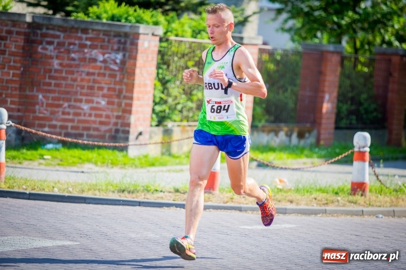 Zdjęcie w galerii na portalu naszraciborz.pl: Raciborski Bieg Bez Granic - dystans 10 kilometrów FOTOREPORTAŻ wiadomości z regionu
