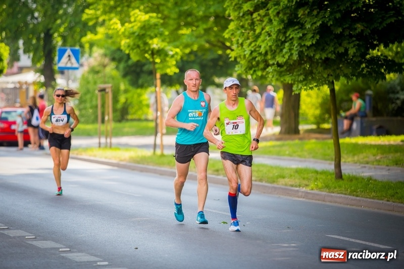 Zdjęcie w galerii na portalu naszraciborz.pl: Raciborski Bieg Bez Granic - dystans 10 kilometrów FOTOREPORTAŻ wiadomości z regionu