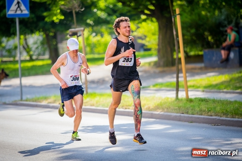Zdjęcie w galerii na portalu naszraciborz.pl: Raciborski Bieg Bez Granic - dystans 10 kilometrów FOTOREPORTAŻ wiadomości z regionu