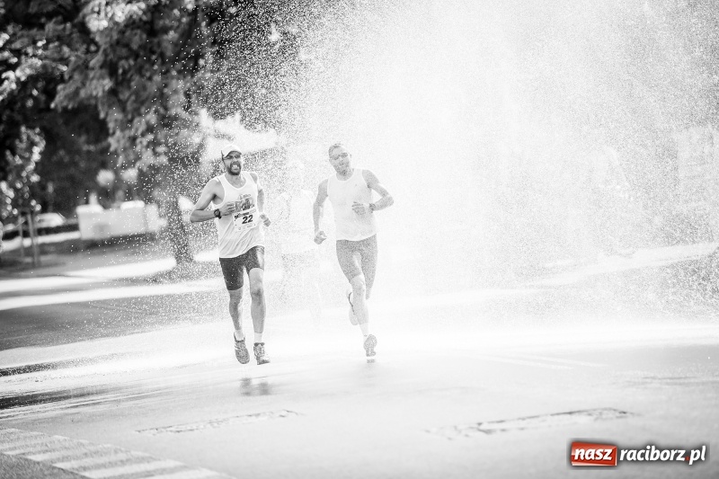Zdjęcie w galerii na portalu naszraciborz.pl: Raciborski Bieg Bez Granic - dystans 10 kilometrów FOTOREPORTAŻ wiadomości z regionu