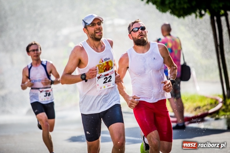 Zdjęcie w galerii na portalu naszraciborz.pl: Raciborski Bieg Bez Granic - dystans 10 kilometrów FOTOREPORTAŻ wiadomości z regionu