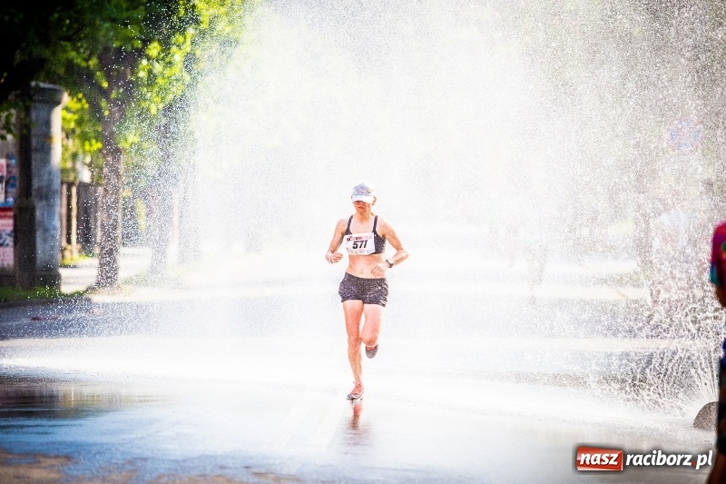 Zdjęcie w galerii na portalu naszraciborz.pl: Raciborski Bieg Bez Granic - dystans 10 kilometrów FOTOREPORTAŻ wiadomości z regionu