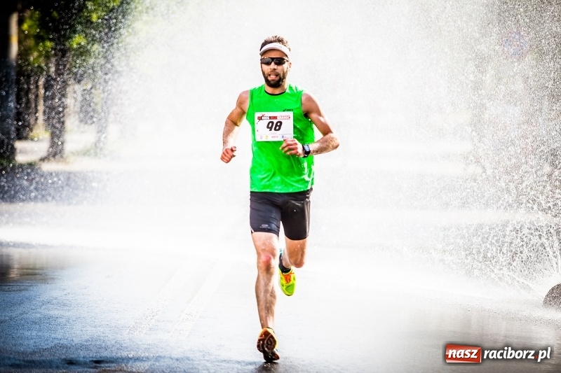Zdjęcie w galerii na portalu naszraciborz.pl: Raciborski Bieg Bez Granic - dystans 10 kilometrów FOTOREPORTAŻ wiadomości z regionu