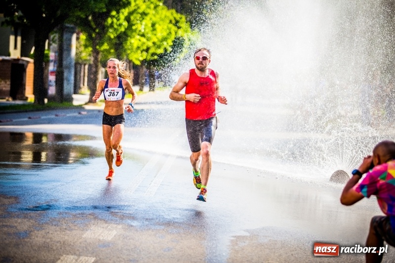 Zdjęcie w galerii na portalu naszraciborz.pl: Raciborski Bieg Bez Granic - dystans 10 kilometrów FOTOREPORTAŻ wiadomości z regionu