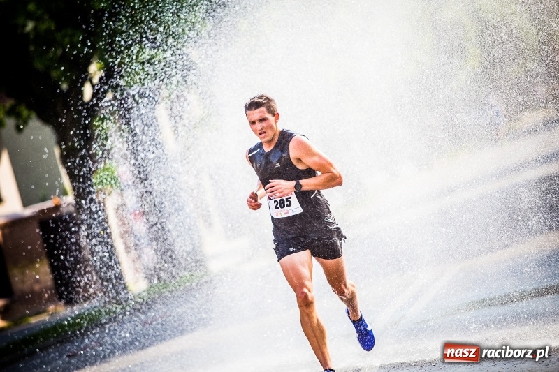 Zdjęcie w galerii na portalu naszraciborz.pl: Raciborski Bieg Bez Granic - dystans 10 kilometrów FOTOREPORTAŻ wiadomości z regionu