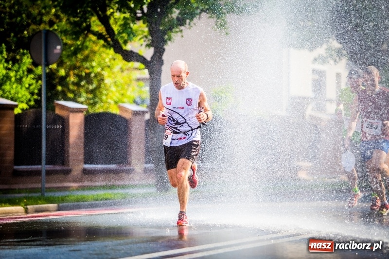 Zdjęcie w galerii na portalu naszraciborz.pl: Raciborski Bieg Bez Granic - dystans 10 kilometrów FOTOREPORTAŻ wiadomości z regionu