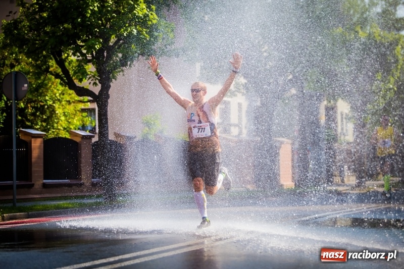 Zdjęcie w galerii na portalu naszraciborz.pl: Raciborski Bieg Bez Granic - dystans 10 kilometrów FOTOREPORTAŻ wiadomości z regionu