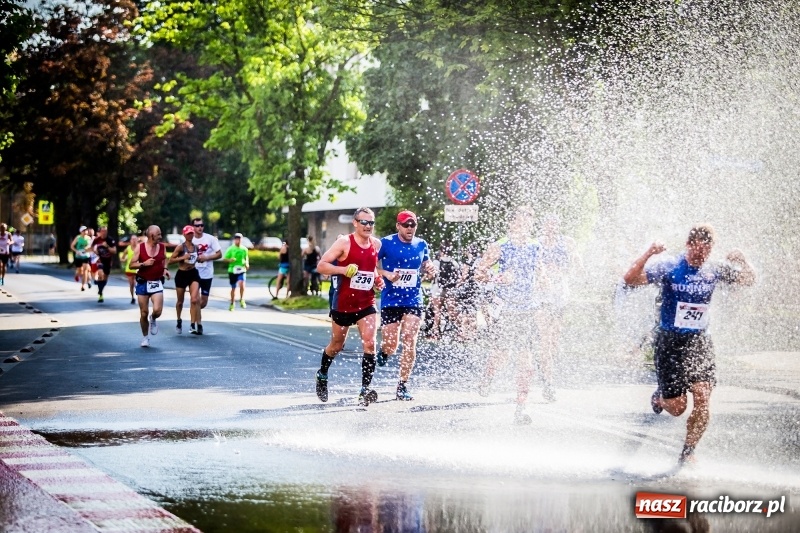 Zdjęcie w galerii na portalu naszraciborz.pl: Raciborski Bieg Bez Granic - dystans 10 kilometrów FOTOREPORTAŻ wiadomości z regionu