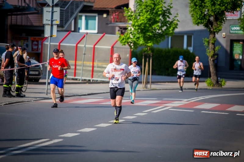 Zdjęcie w galerii na portalu naszraciborz.pl: Raciborski Bieg Bez Granic - dystans 10 kilometrów FOTOREPORTAŻ wiadomości z regionu