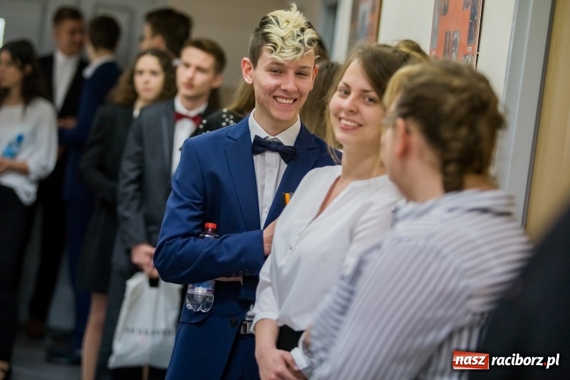 Zdjęcie w galerii na portalu naszraciborz.pl: Matura w II LO. Mickiewicz ma najwięcej maturzystów wiadomości z regionu