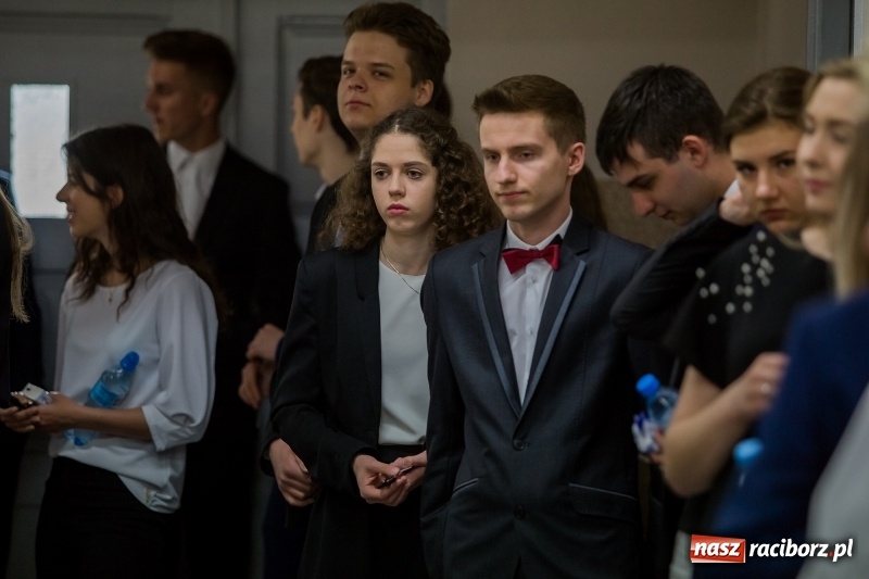 Zdjęcie w galerii na portalu naszraciborz.pl: Matura w II LO. Mickiewicz ma najwięcej maturzystów wiadomości z regionu