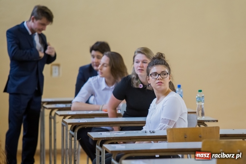 Zdjęcie w galerii na portalu naszraciborz.pl: Matura w II LO. Mickiewicz ma najwięcej maturzystów wiadomości z regionu