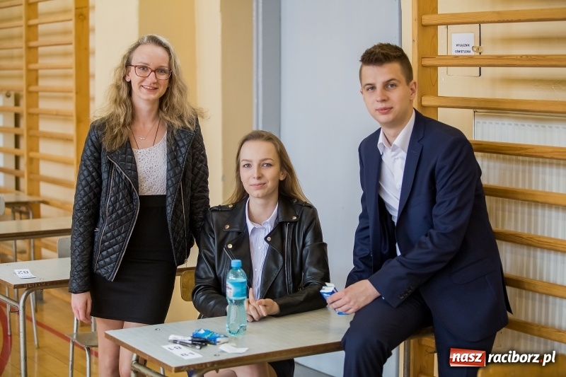 Zdjęcie w galerii na portalu naszraciborz.pl: Matura w II LO. Mickiewicz ma najwięcej maturzystów wiadomości z regionu