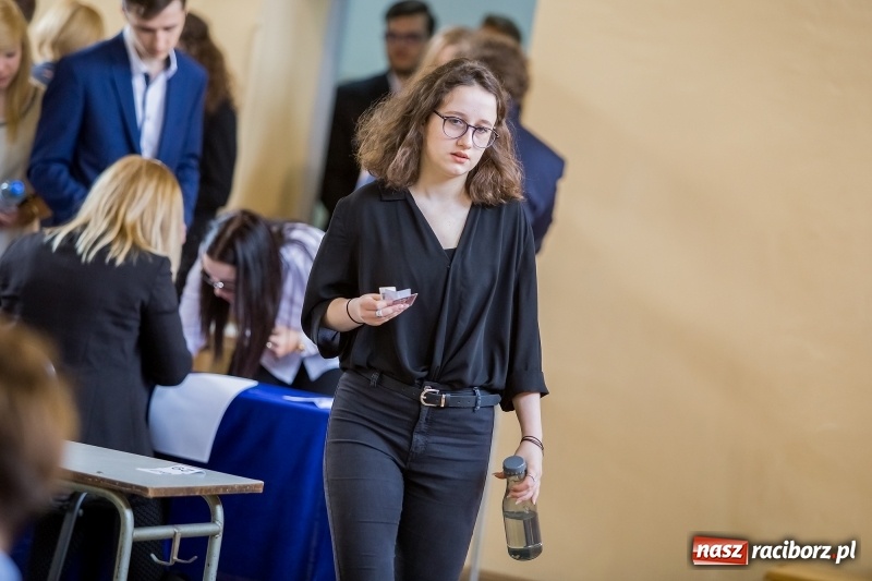 Zdjęcie w galerii na portalu naszraciborz.pl: Matura w II LO. Mickiewicz ma najwięcej maturzystów wiadomości z regionu