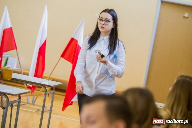 Zdjęcie w galerii na portalu naszraciborz.pl: Matura w II LO. Mickiewicz ma najwięcej maturzystów wiadomości z regionu