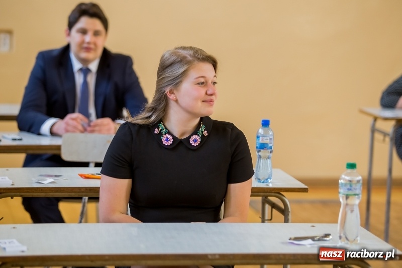 Zdjęcie w galerii na portalu naszraciborz.pl: Matura w II LO. Mickiewicz ma najwięcej maturzystów wiadomości z regionu