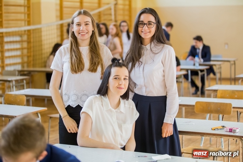 Zdjęcie w galerii na portalu naszraciborz.pl: Matura w II LO. Mickiewicz ma najwięcej maturzystów wiadomości z regionu