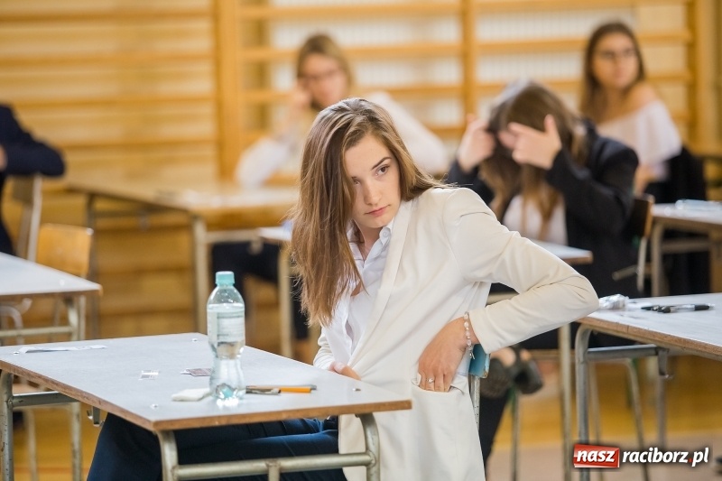 Zdjęcie w galerii na portalu naszraciborz.pl: Matura w II LO. Mickiewicz ma najwięcej maturzystów wiadomości z regionu