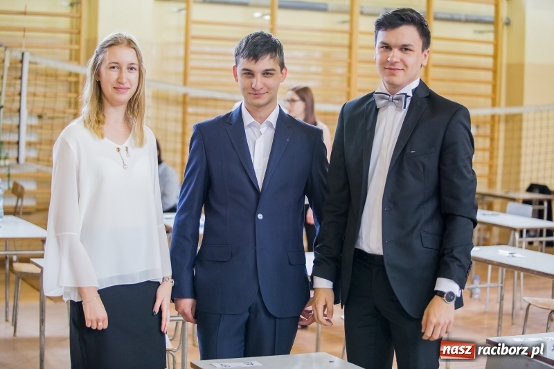 Zdjęcie w galerii na portalu naszraciborz.pl: Matura w II LO. Mickiewicz ma najwięcej maturzystów wiadomości z regionu
