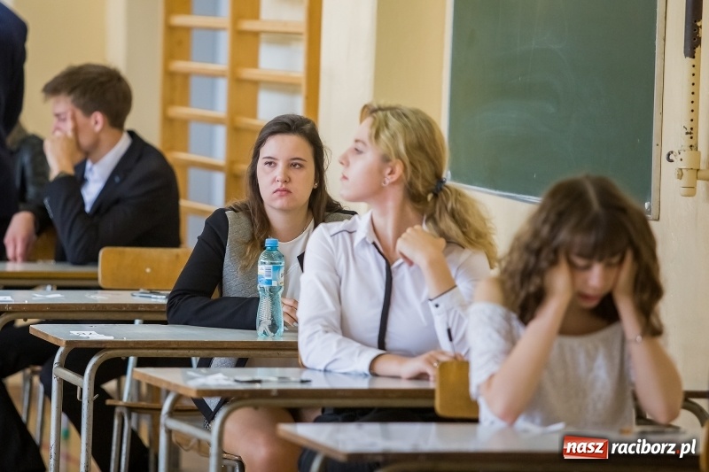 Zdjęcie w galerii na portalu naszraciborz.pl: Matura w II LO. Mickiewicz ma najwięcej maturzystów wiadomości z regionu