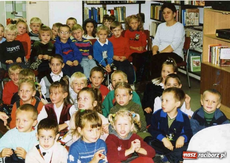 Zdjęcie w galerii na portalu naszraciborz.pl: Jak to na Ocicach drzewiej bywało. Historia miejscowej biblioteki wiadomości z regionu