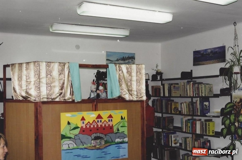 Zdjęcie w galerii na portalu naszraciborz.pl: Jak to na Ocicach drzewiej bywało. Historia miejscowej biblioteki wiadomości z regionu