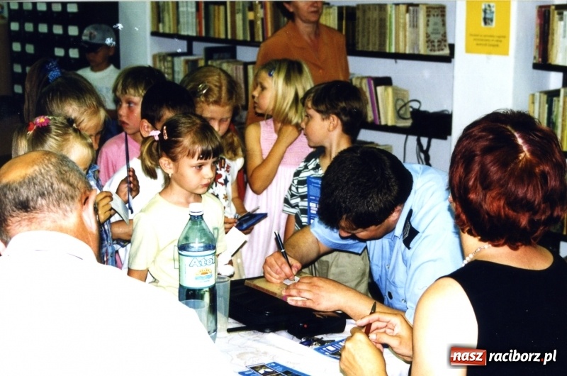 Zdjęcie w galerii na portalu naszraciborz.pl: Jak to na Ocicach drzewiej bywało. Historia miejscowej biblioteki wiadomości z regionu
