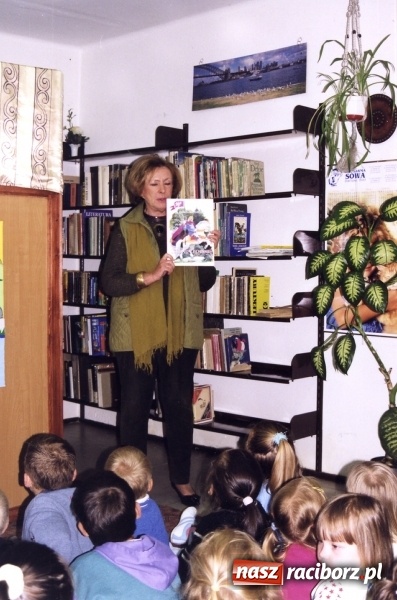 Zdjęcie w galerii na portalu naszraciborz.pl: Jak to na Ocicach drzewiej bywało. Historia miejscowej biblioteki wiadomości z regionu