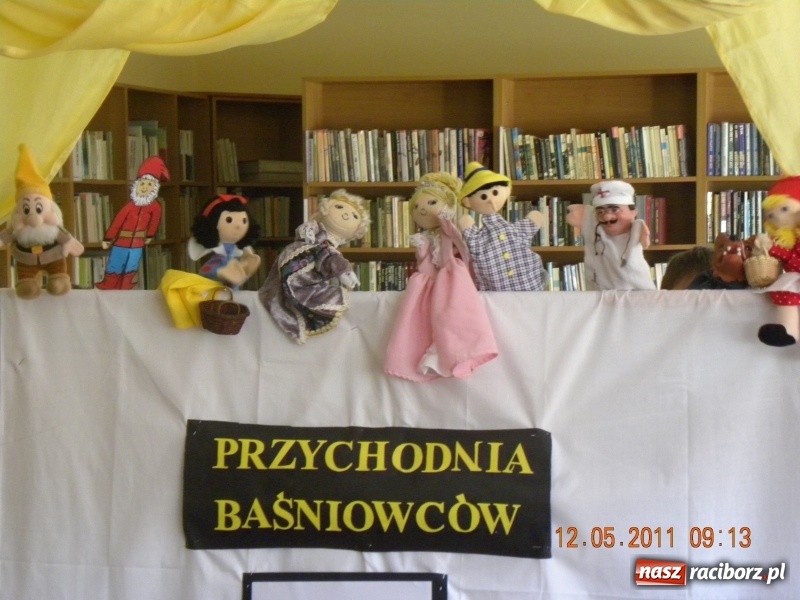 Zdjęcie w galerii na portalu naszraciborz.pl: Jak to na Ocicach drzewiej bywało. Historia miejscowej biblioteki wiadomości z regionu