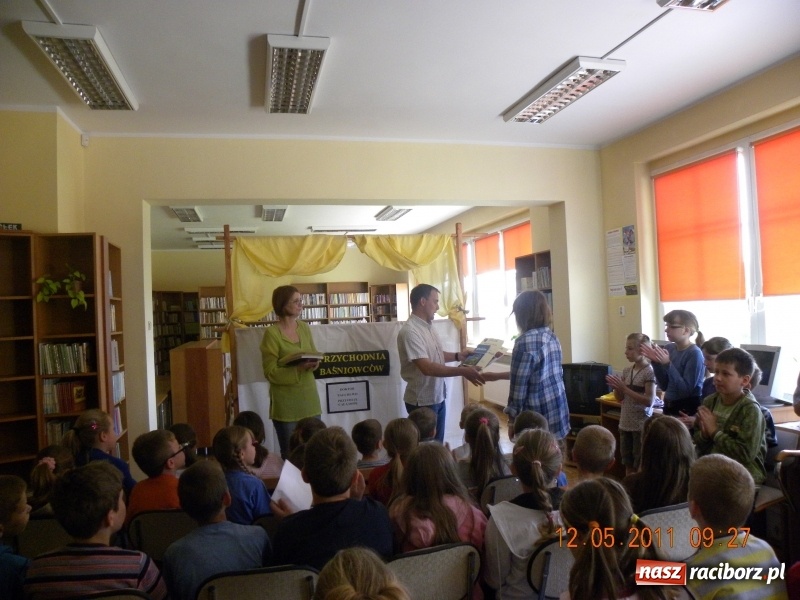 Zdjęcie w galerii na portalu naszraciborz.pl: Jak to na Ocicach drzewiej bywało. Historia miejscowej biblioteki wiadomości z regionu