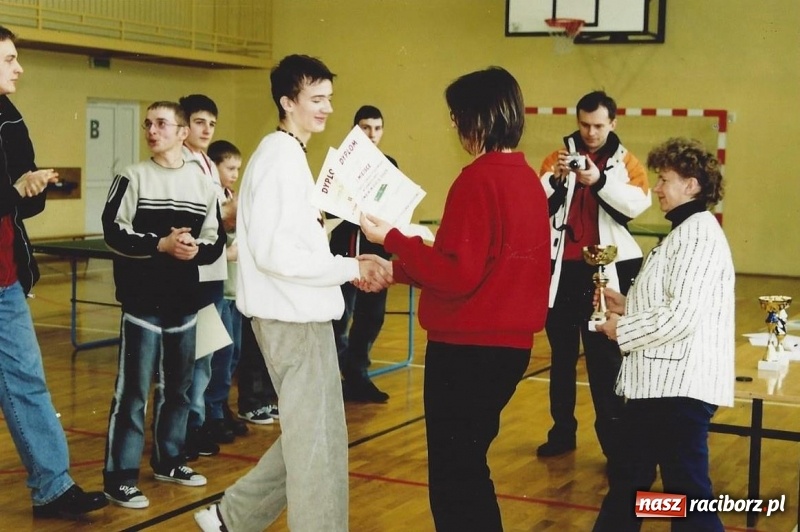 Zdjęcie w galerii na portalu naszraciborz.pl: Jak to na Ocicach drzewiej bywało. Historia miejscowej biblioteki wiadomości z regionu