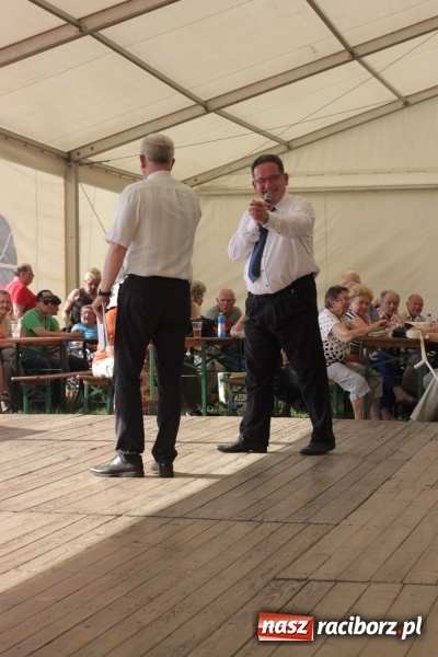 Zdjęcie w galerii na portalu naszraciborz.pl: Biesiadny trzeci dzień majówki w Nędzy porwał do tańca wiadomości z regionu