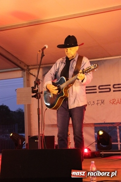 Zdjęcie w galerii na portalu naszraciborz.pl: Biesiadny trzeci dzień majówki w Nędzy porwał do tańca wiadomości z regionu