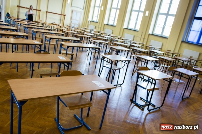 Zdjęcie w galerii na portalu naszraciborz.pl: Matura w Ekonomiku. Dobry humor i motywujący stres wiadomości z regionu