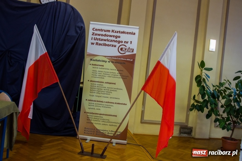 Zdjęcie w galerii na portalu naszraciborz.pl: Matura w Ekonomiku. Dobry humor i motywujący stres wiadomości z regionu